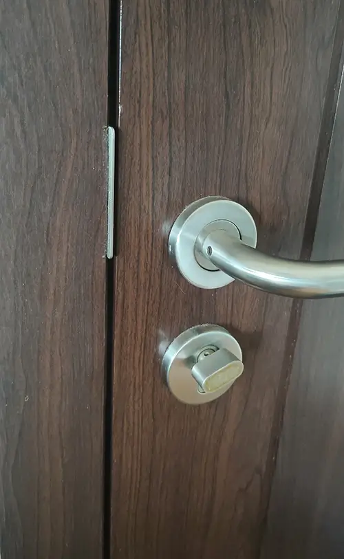 Does a locksmith break your lock?
